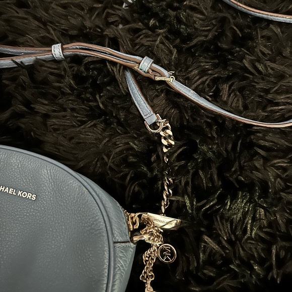 Micheal Kors Blue Leather Purse - Picture 6 of 12